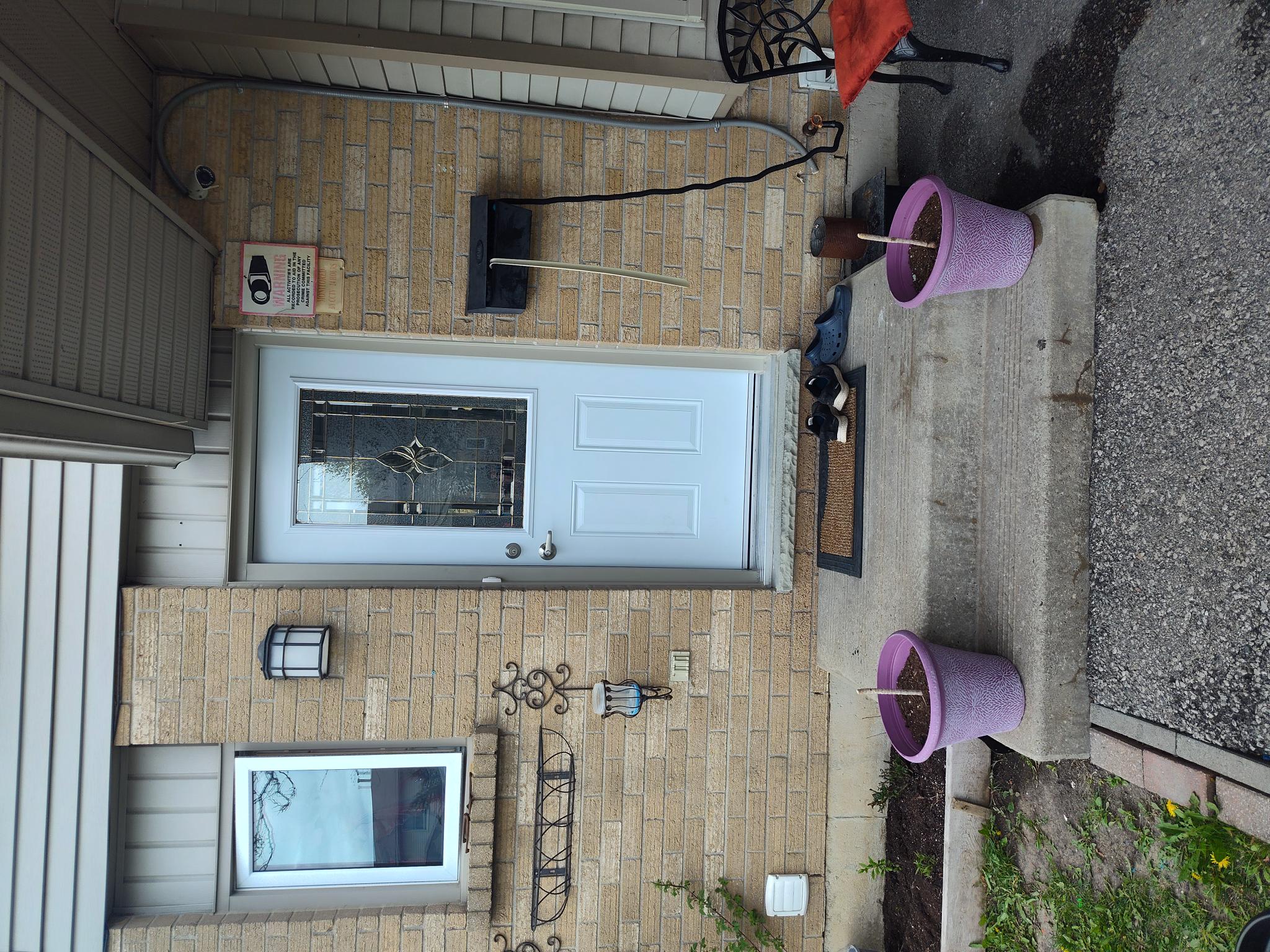 rooms in a townhouse for rent